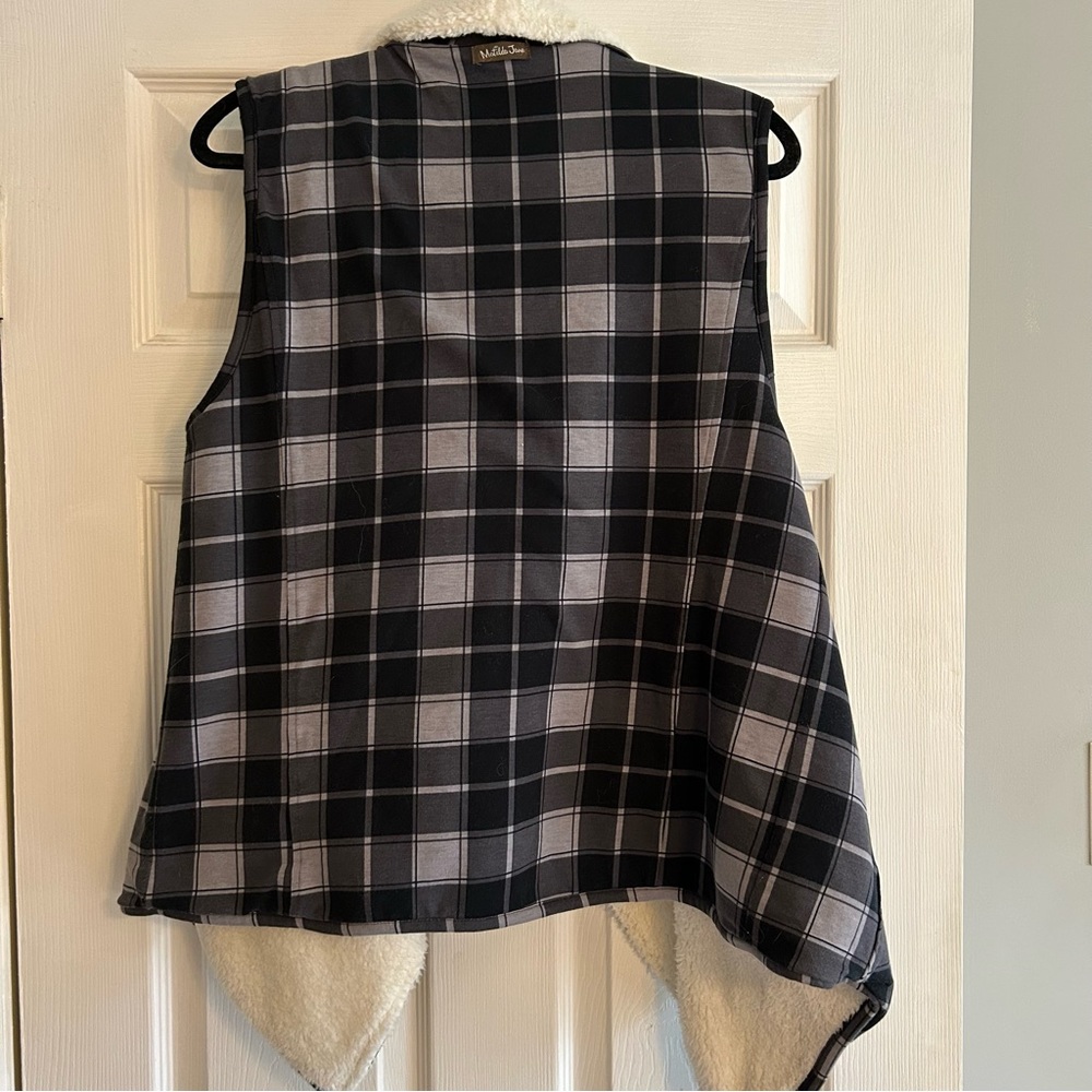 Matilda Jane Reversible Vest with black gray plaid and faux fur size Large - Picture 4 of 9